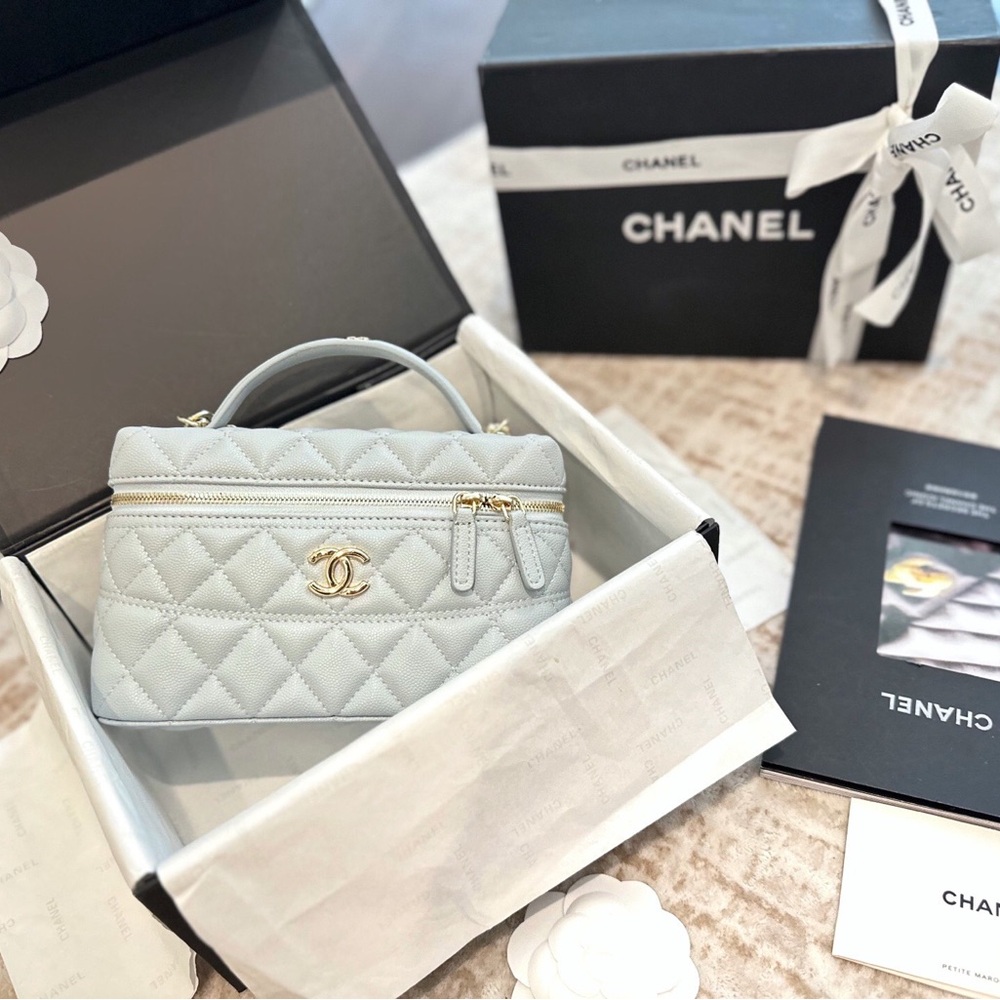 💕Chanel Quilted Vanity Top Handle Bag in Light Gray